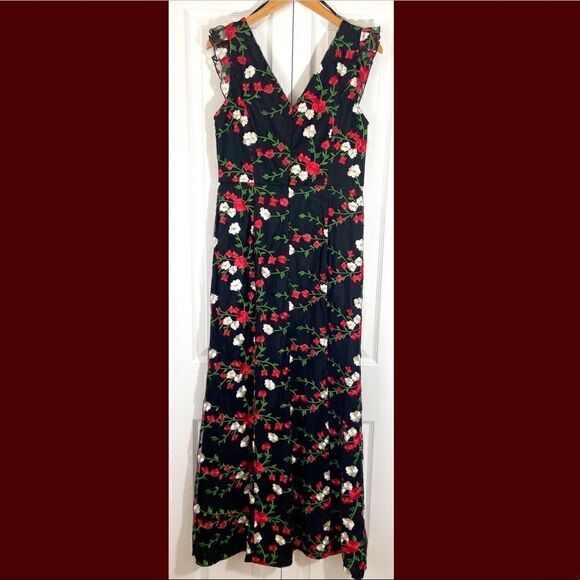 Black Floral Embroidered Sleeveless Long Dress - Picture 3 of 8